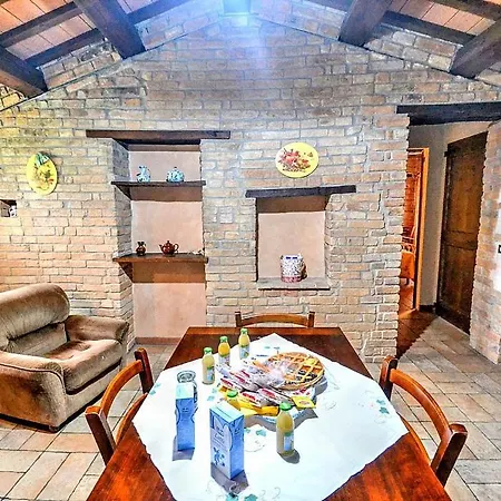 Zona Artigianale Callarella Sleeps 4 Pool Willa Sarnano