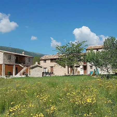 Zona Artigianale Callarella Sleeps 4 Pool Willa Sarnano