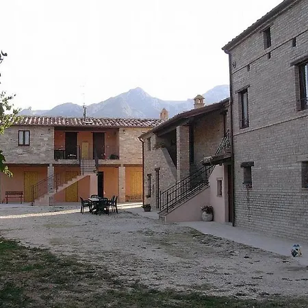 Zona Artigianale Callarella Sleeps 4 Pool Willa Sarnano