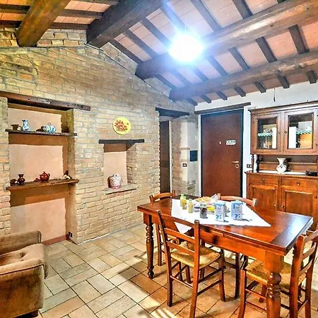 Zona Artigianale Callarella Sleeps 4 Pool Sarnano