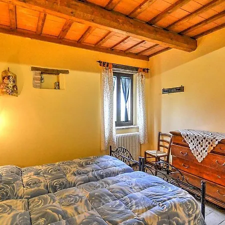 Zona Artigianale Callarella Sleeps 4 Pool Sarnano